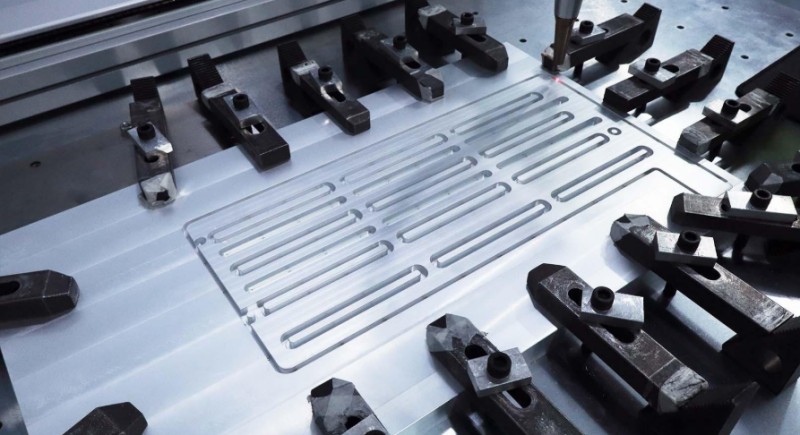 CNC冷板、液冷加工與歧管制造：精密零部件采購商完全指南